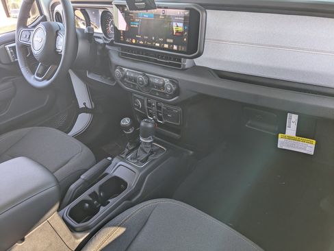 New 2025 Jeep Gladiator Sport AWD/4WD image 9
