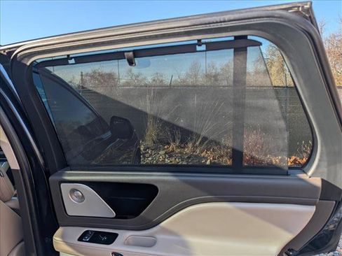 Used 2023 Lincoln Aviator Reserve w/ Equipment Group 201A image 18