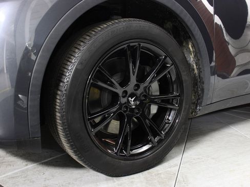 Used 2022 Tesla Model Y Long Range image 7