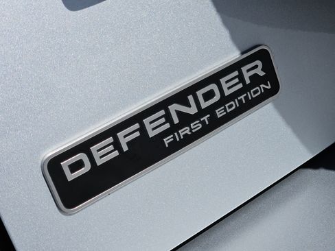 Used 2020 Land Rover Defender 110 First Edition image 13