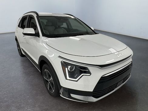 New 2025 Kia Niro EX image 1