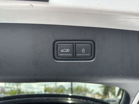 Used 2026 Genesis GV70 2.5T Select image 16