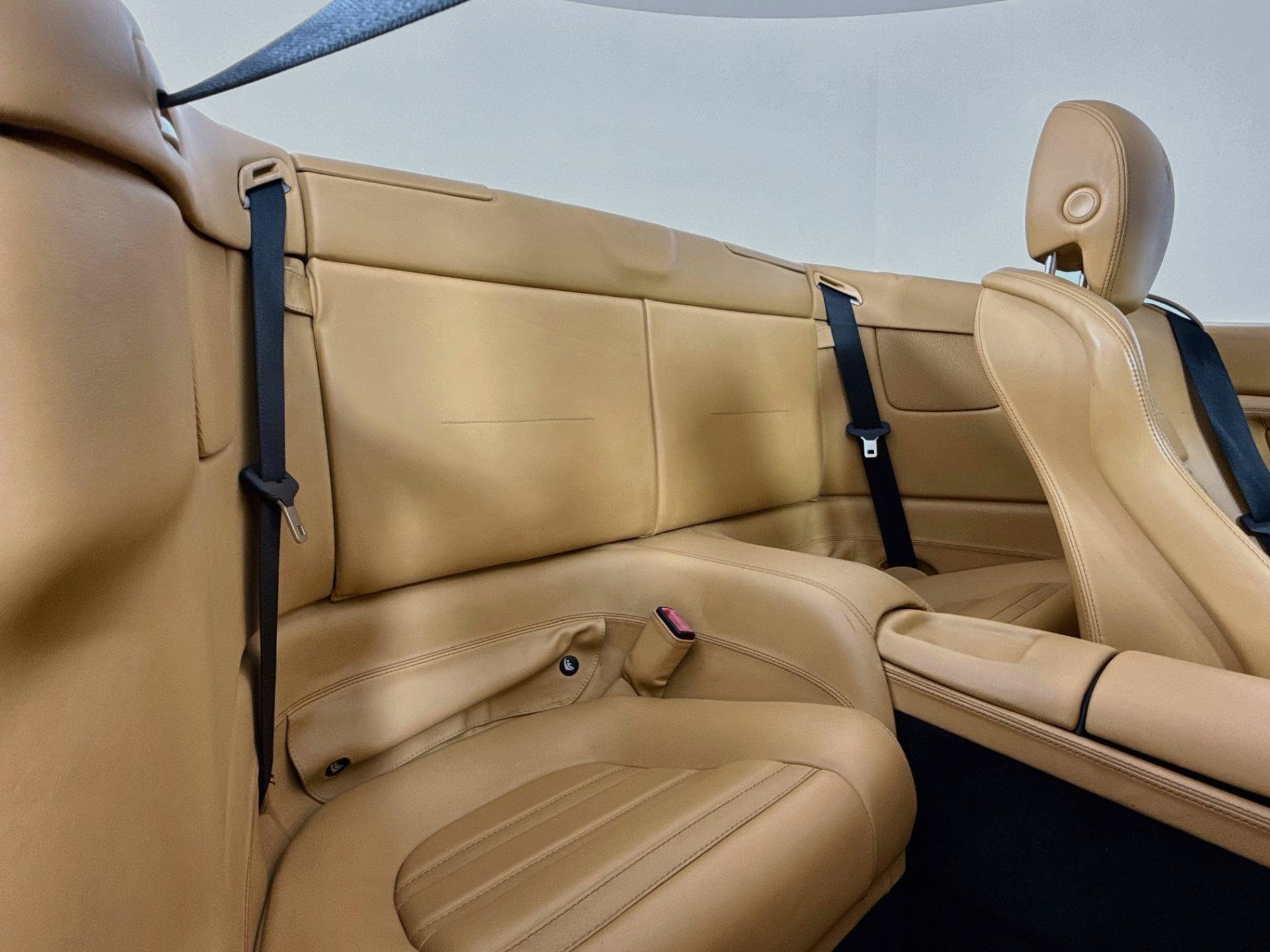 Used 2010 Ferrari California RWD image 27