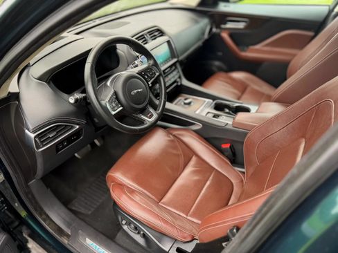 Used 2017 Jaguar F-PACE S AWD/4WD image 57