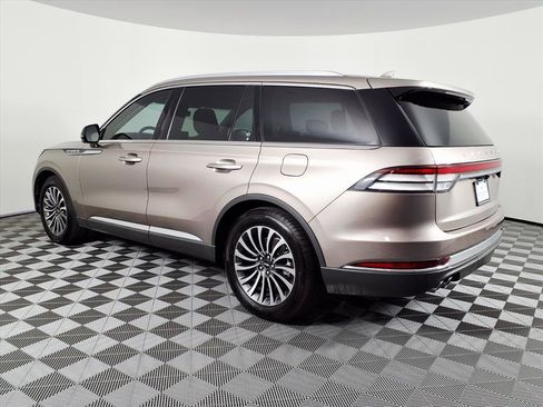 Used 2020 Lincoln Aviator Reserve w/ Class IV Trailer Tow Package image 6