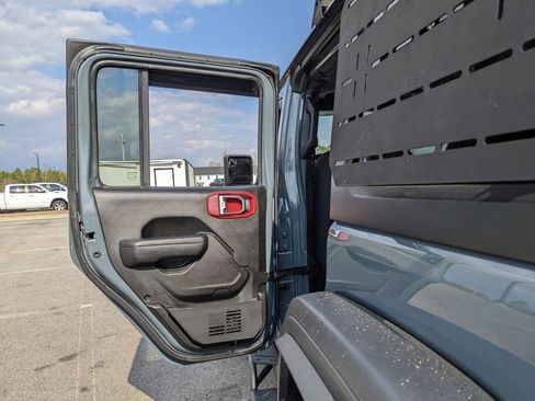 Used 2025 Jeep Wrangler Willys image 54