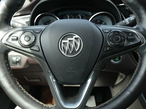 Used 2017 Buick Envision Essence FWD image 16