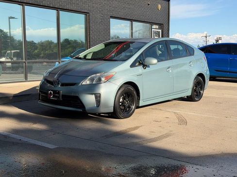 Used 2012 Toyota Prius Three w/ Appearance Pkg FWD image 16