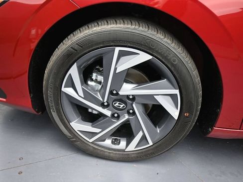Used 2025 Hyundai Elantra Sport FWD image 21