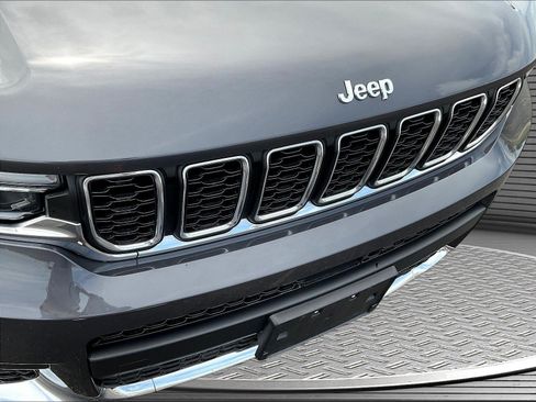 Used 2023 Jeep Grand Cherokee L Laredo AWD/4WD image 27