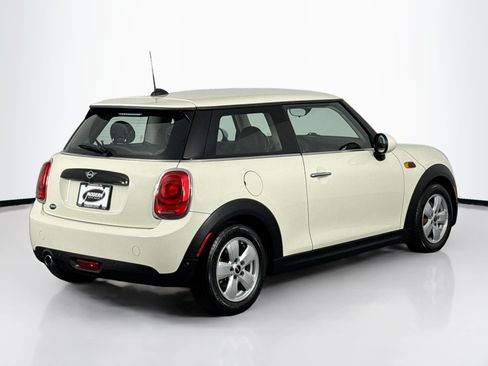 Used 2019 MINI Cooper 2-Door Hardtop image 11