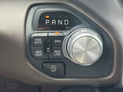 Used 2025 RAM 1500 Laramie AWD/4WD image 31