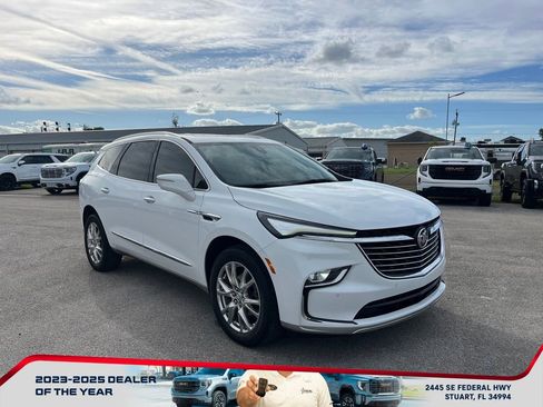 Used 2023 Buick Enclave Premium w/ Experience Buick Package image 2