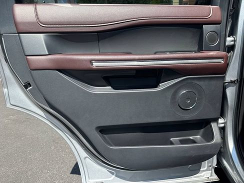 Used 2024 Ford Expedition Limited RWD image 20