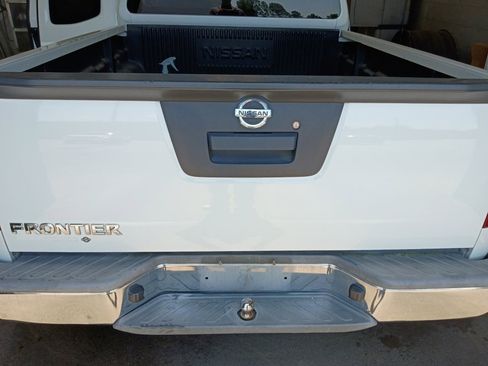 Used 2013 Nissan Frontier S image 18