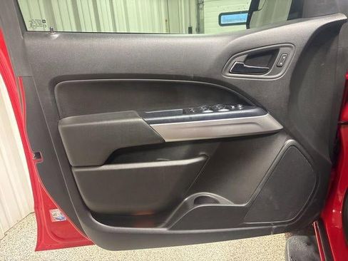 Used 2020 Chevrolet Colorado LT w/ LT Convenience Package image 13