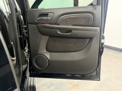 Used 2008 Cadillac Escalade EXT AWD/4WD image 38