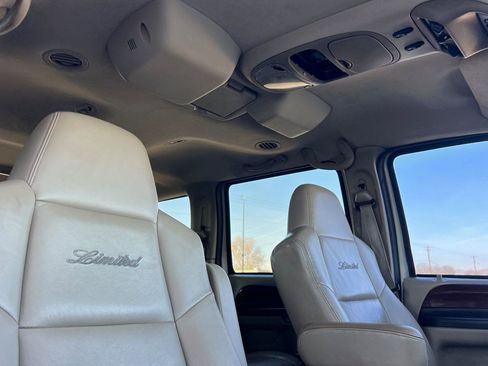 Used 2005 Ford Excursion Limited AWD/4WD image 19