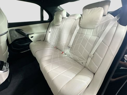 Certified 2023 BMW 740i w/ Luxury Rear Seating Package image 25