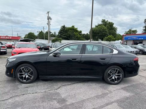 Used 2024 BMW i5 eDrive40i image 9