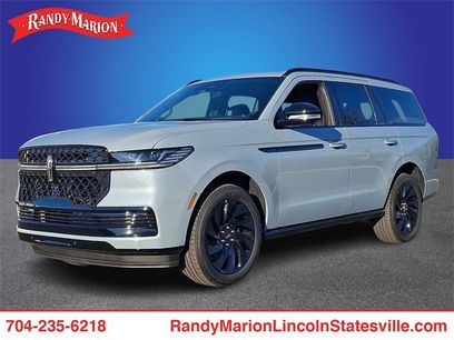 New 2025 Lincoln Navigator Reserve w/ Jet Appearance Package
