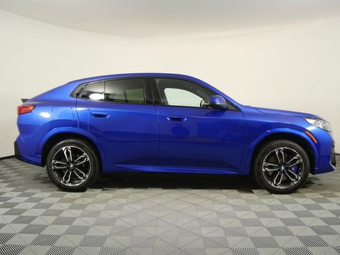 Certified 2025 BMW X2 xDrive28i AWD/4WD image 2