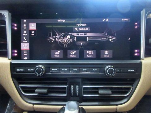 Used 2019 Porsche Macan AWD/4WD image 40