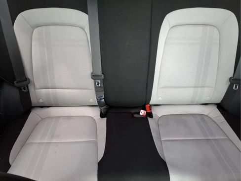 Used 2025 Hyundai Venue SEL FWD image 17
