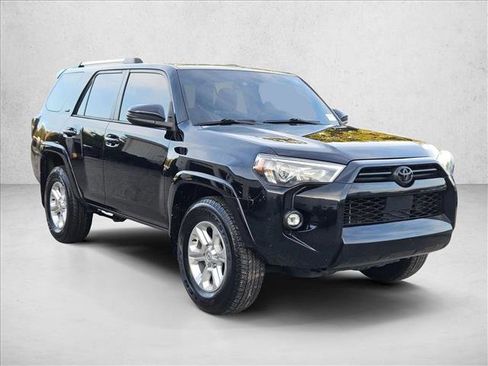 Used 2023 Toyota 4Runner SR5 Premium image 3