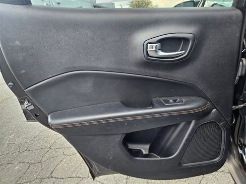 Certified 2018 Jeep Compass Limited image 14