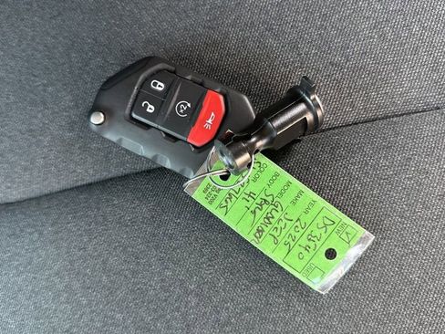 New 2025 Jeep Gladiator Willys image 32