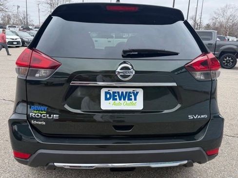 Used 2018 Nissan Rogue SV w/ Premium Package image 3