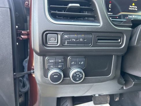 Used 2023 GMC Yukon SLT image 17