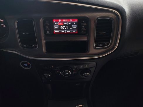 Used 2013 Dodge Charger SE w/ Connectivity Group image 7
