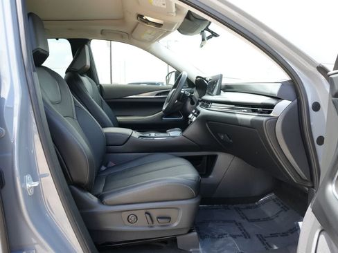 Certified 2026 INFINITI QX60 Luxe w/ Cargo Package AWD/4WD image 23
