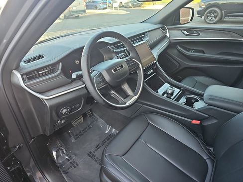 New 2025 Jeep Grand Cherokee Limited w/ Trailer Tow Package image 16