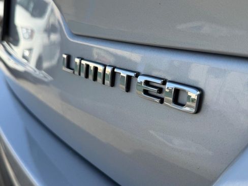 Used 2022 Jeep Grand Cherokee Limited AWD/4WD image 60
