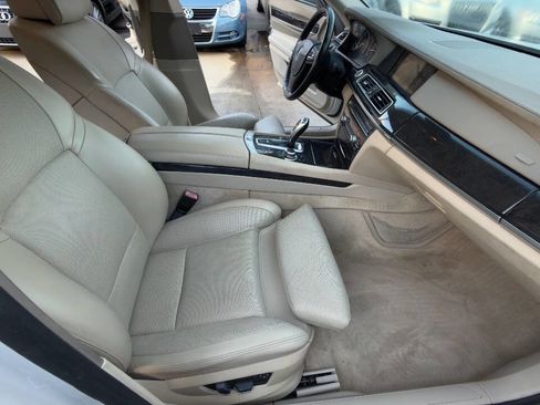 Used 2009 BMW 750Li image 48