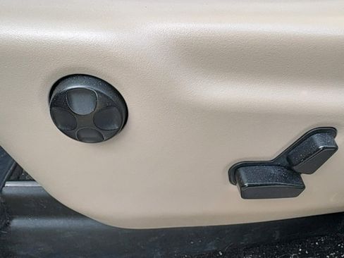 Used 2013 Jeep Grand Cherokee Limited image 13