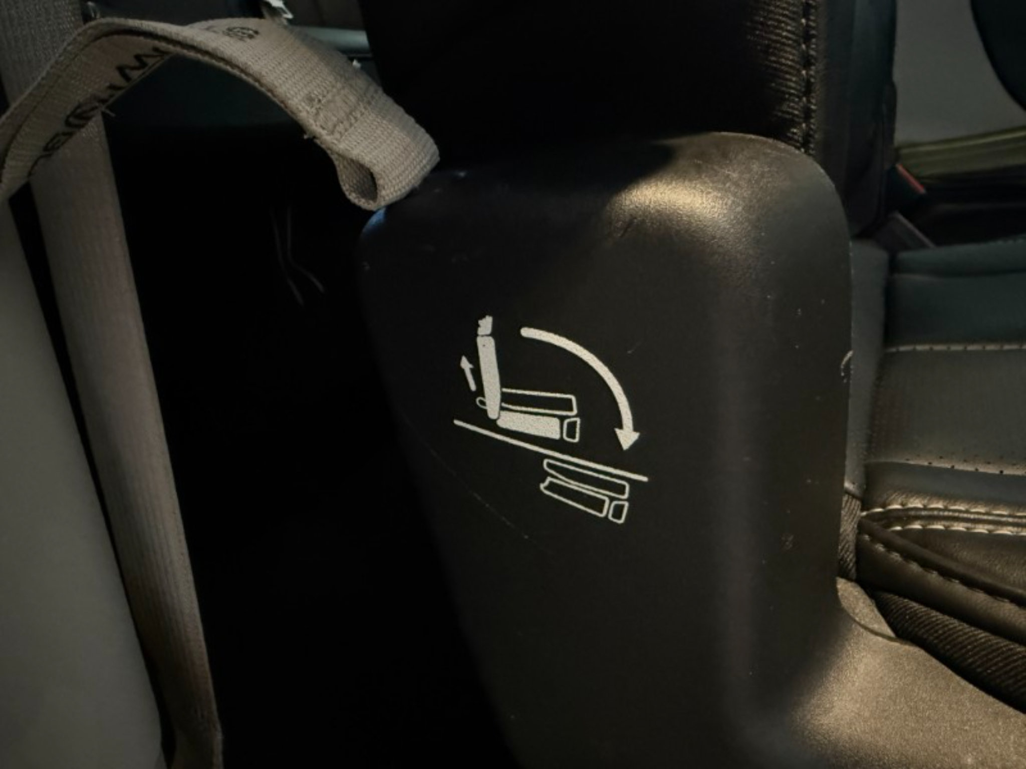 Used 2024 Chrysler Pacifica Touring-L FWD image 43