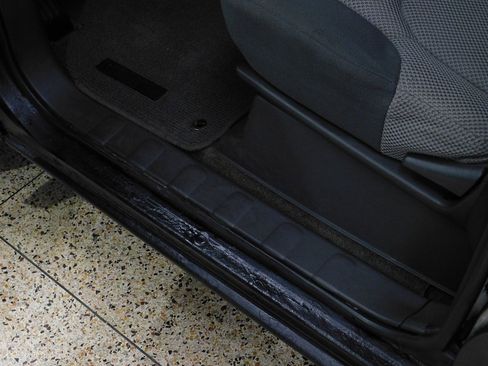 Used 2010 Suzuki Equator 2WD Extended Cab image 34