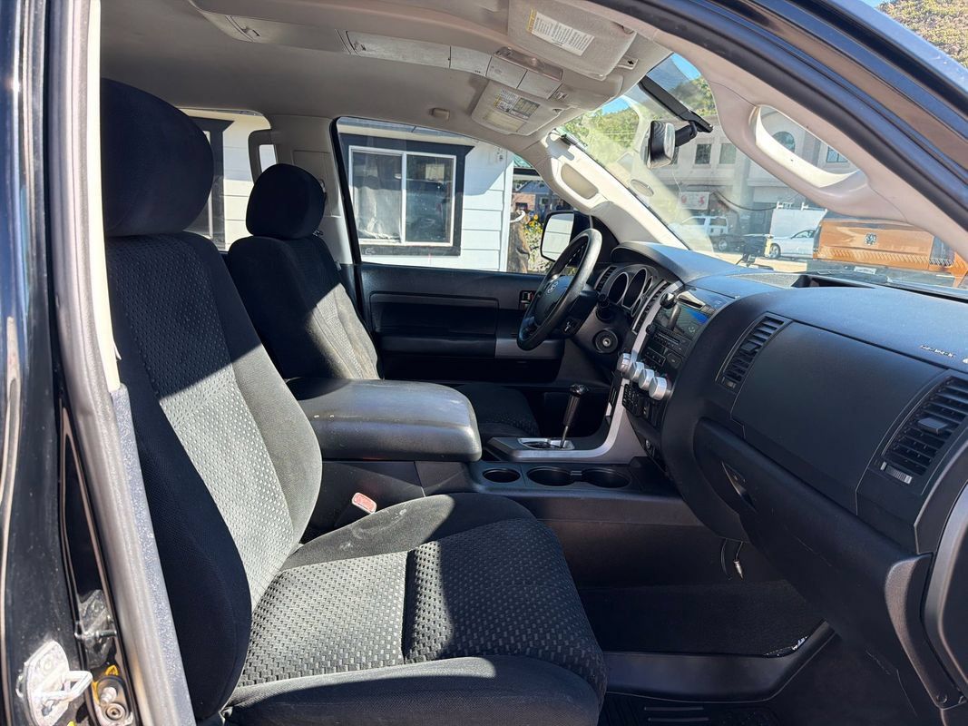 Used 2011 Toyota Tundra 4x4 CrewMax image 17
