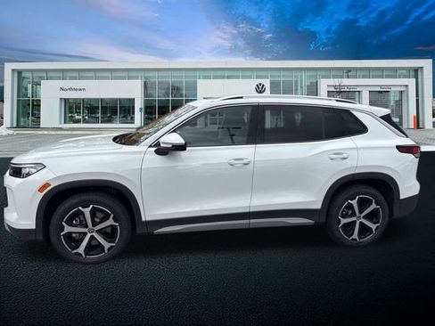 New 2025 Volkswagen Tiguan SE AWD/4WD image 3