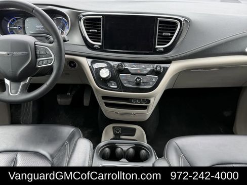 Used 2023 Chrysler Pacifica Touring-L FWD image 14