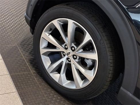 Used 2021 Ford Explorer Platinum w/ Equipment Group 601A image 9