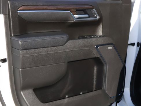 Used 2025 Chevrolet Silverado 1500 LT Trail Boss w/ LT Trail Boss Premium Package image 18