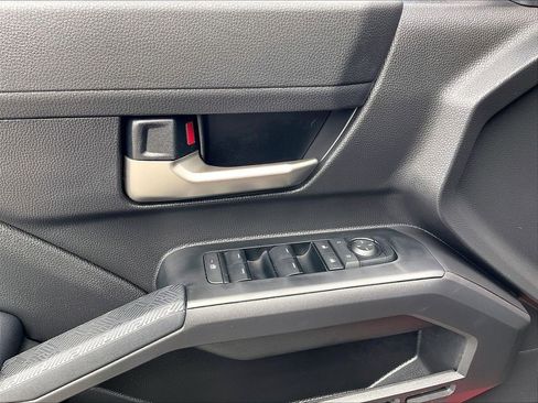 Used 2025 Toyota Tacoma TRD Off-Road AWD/4WD image 37