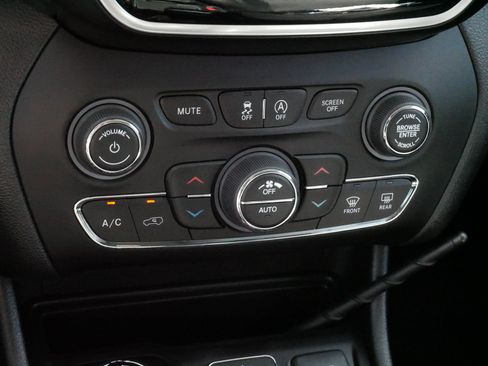 Used 2020 Jeep Cherokee Limited AWD/4WD image 23