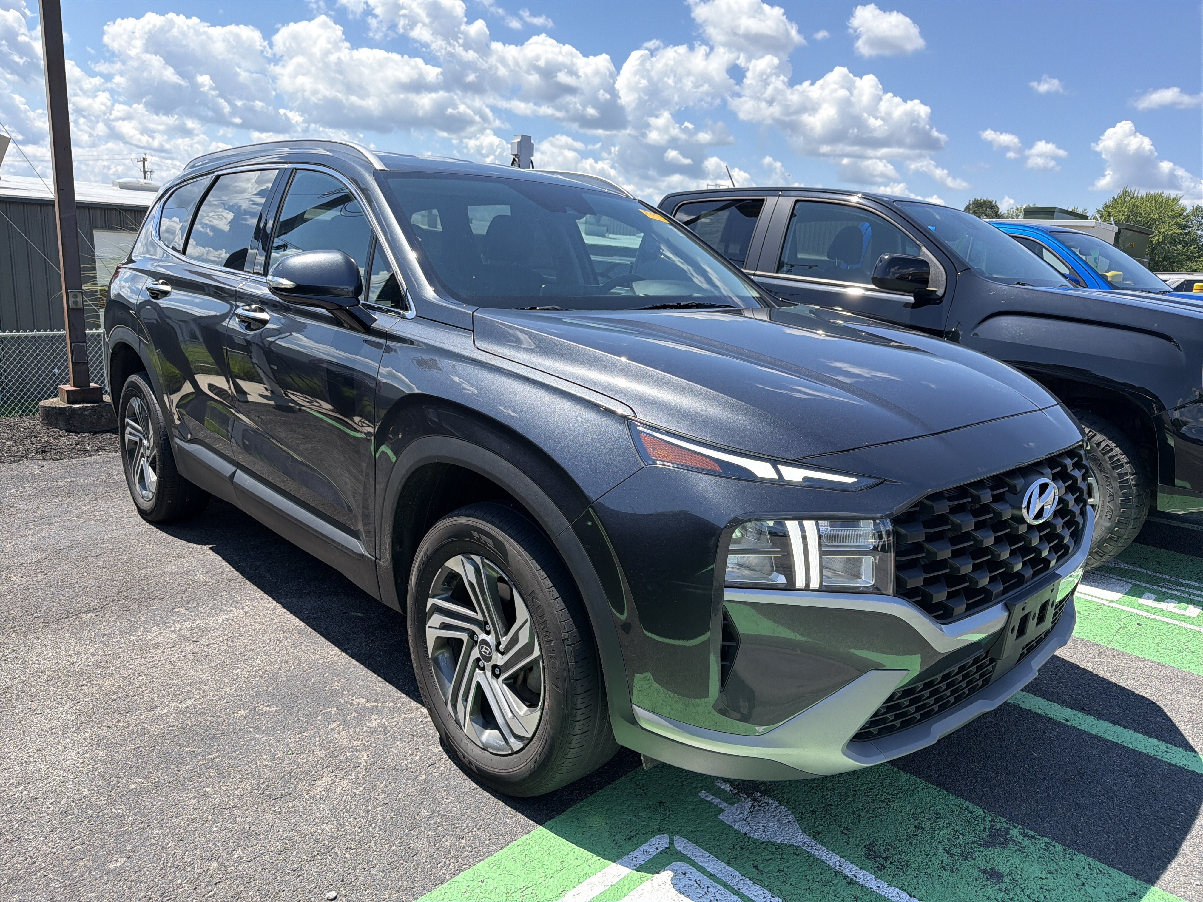 Used 2023 Hyundai Santa Fe SEL AWD/4WD image 2