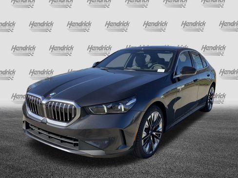 New 2026 BMW 530i xDrive w/ Premium Package image 5